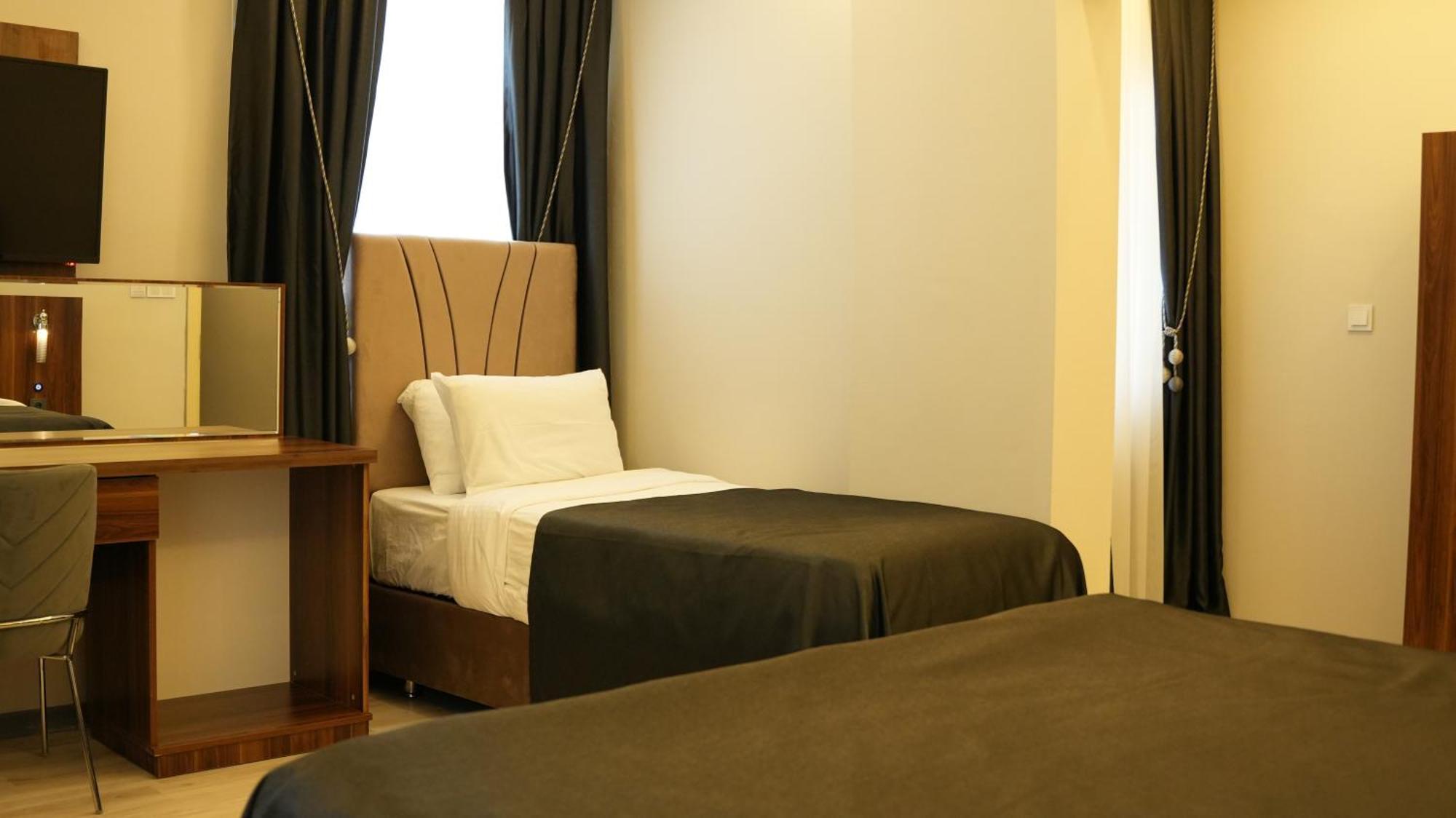 Grand Krone Hotel Cinarcik Ngoại thất bức ảnh