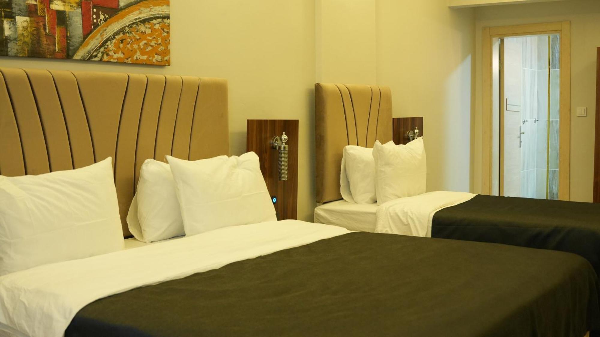 Grand Krone Hotel Cinarcik Ngoại thất bức ảnh