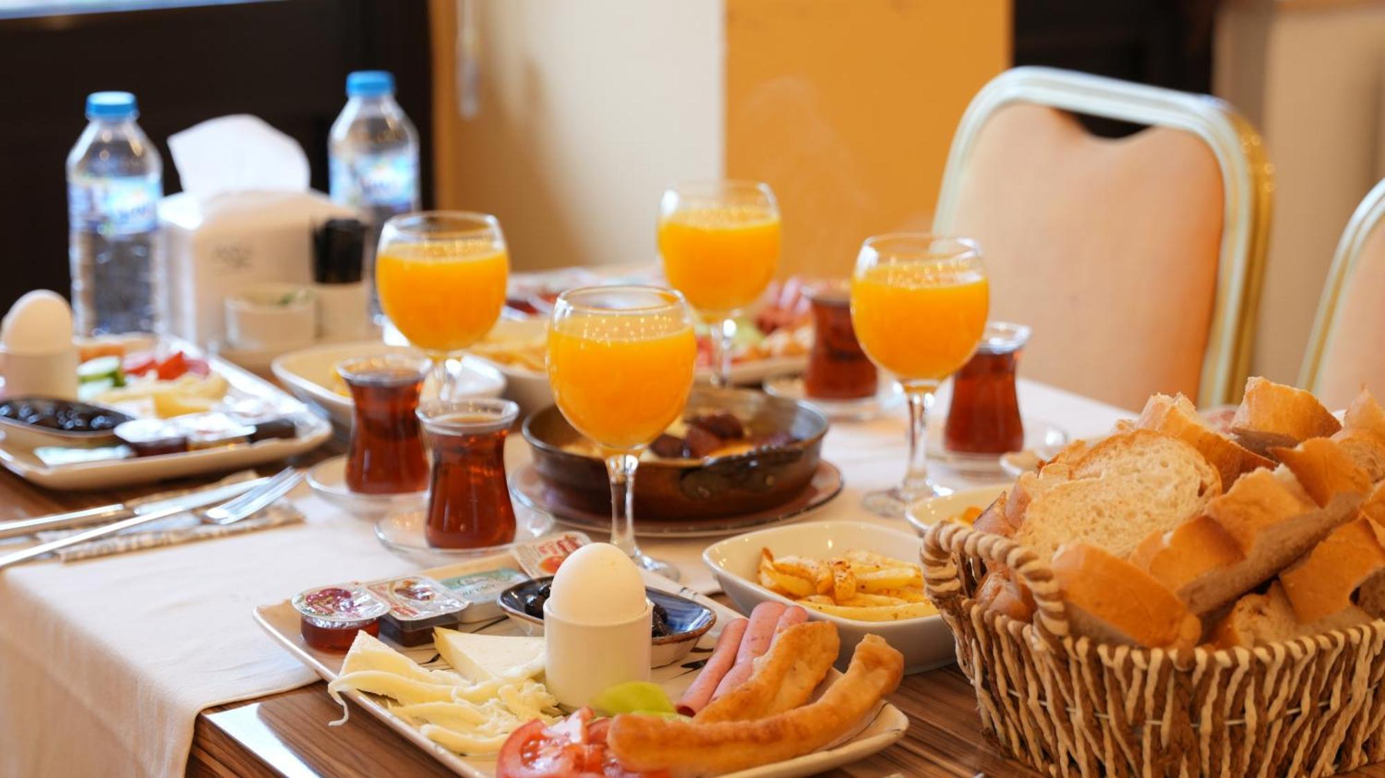 Grand Krone Hotel Cinarcik Ngoại thất bức ảnh