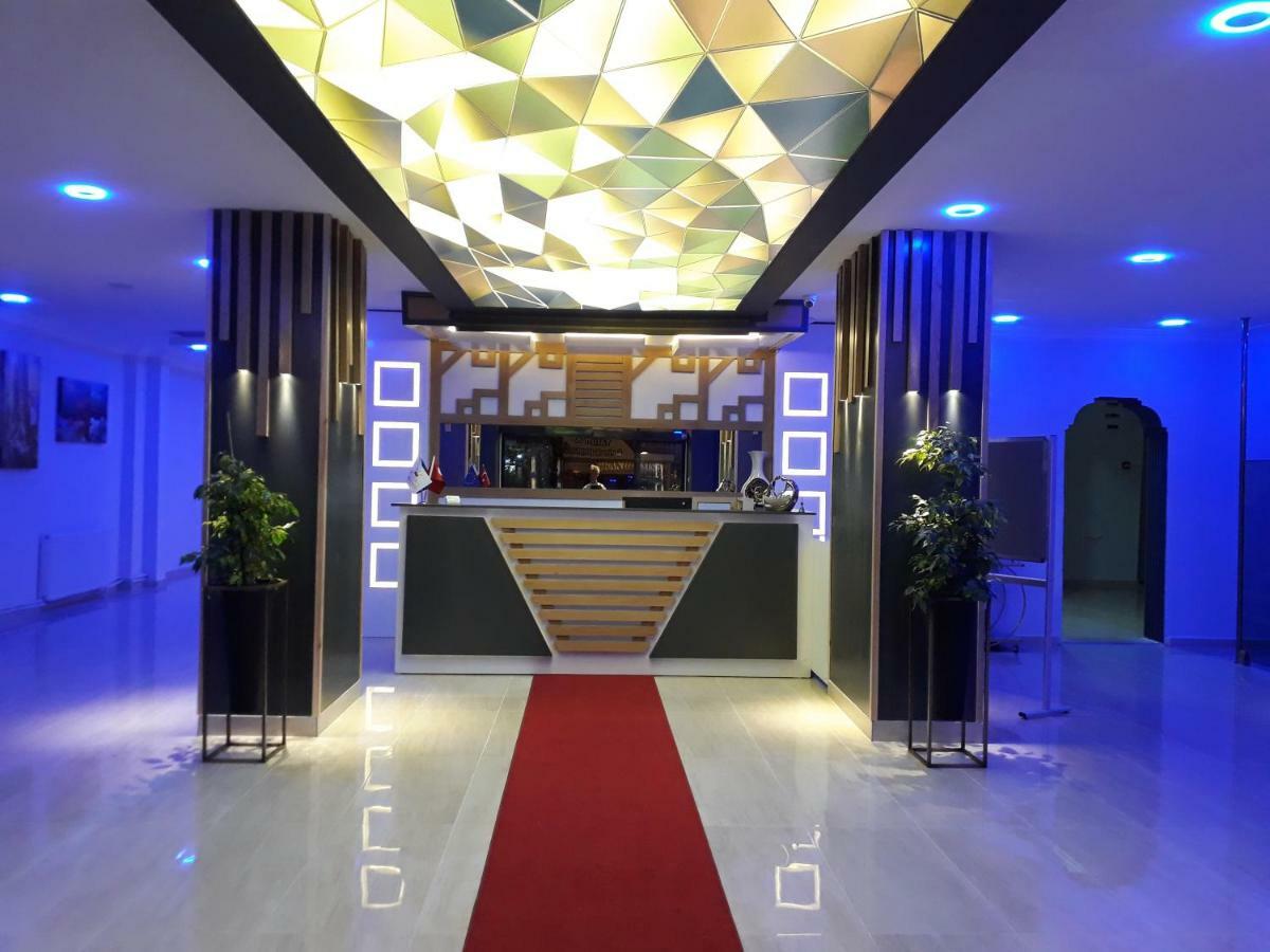 Grand Krone Hotel Cinarcik Ngoại thất bức ảnh